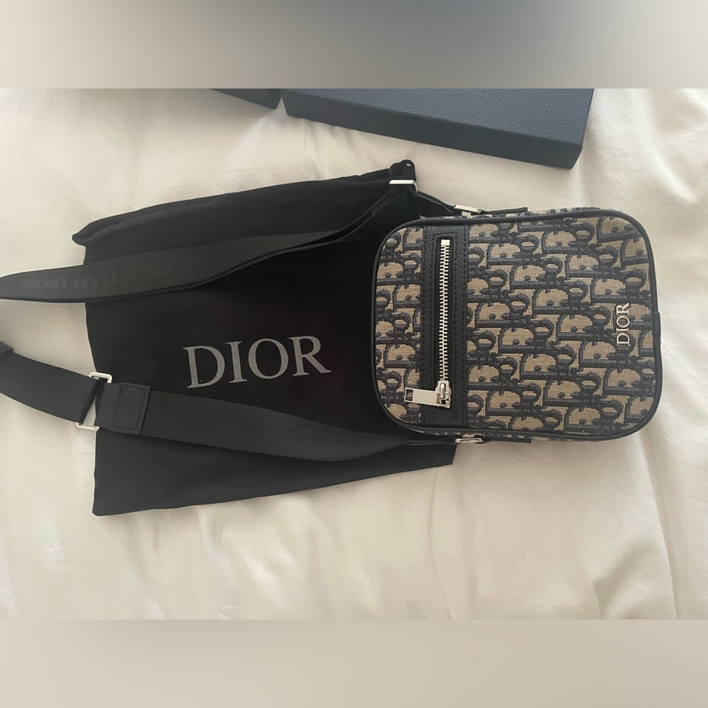 Dior Oblique Messenger Bag - Picture 3 of 8